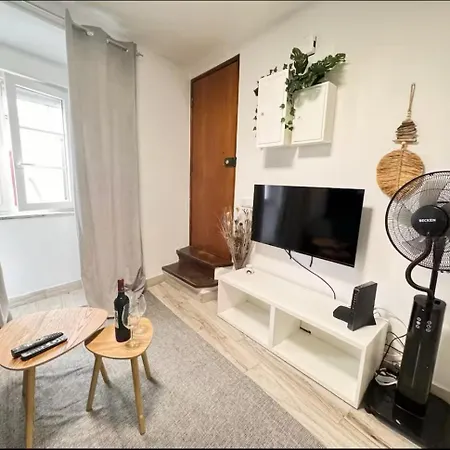 2 Bed Unit In Alfama Daire *