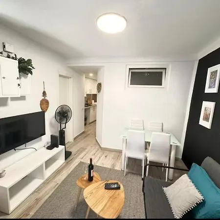 2 Bed Unit In Alfama