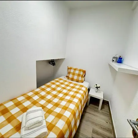 Apartment 2 Bed Unit In Alfama *